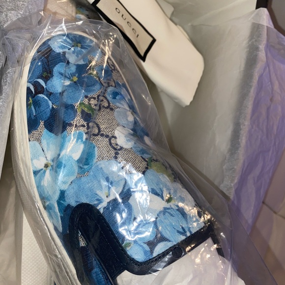 NEW! Mens Gucci blue bloom slipons